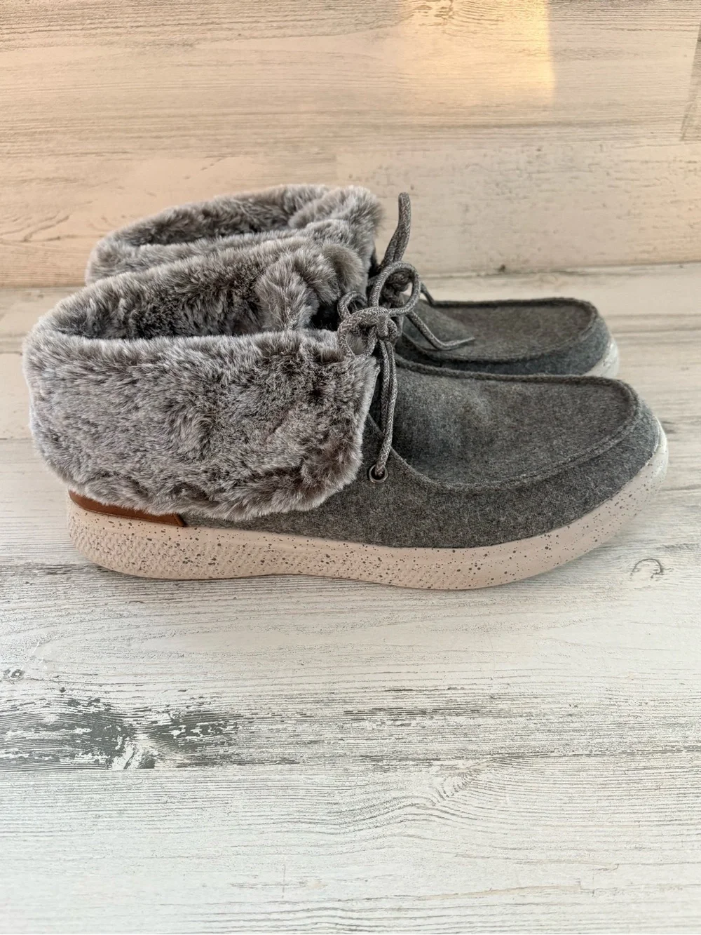 Bobs from Skechers Women’s Size 9.5 Skipper Cotton Tails Lace Up Ankle Booties